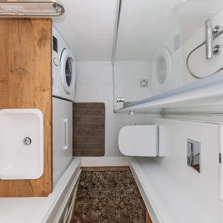 Marius 11 Apartment, By Cohost 아파트 팔랑가